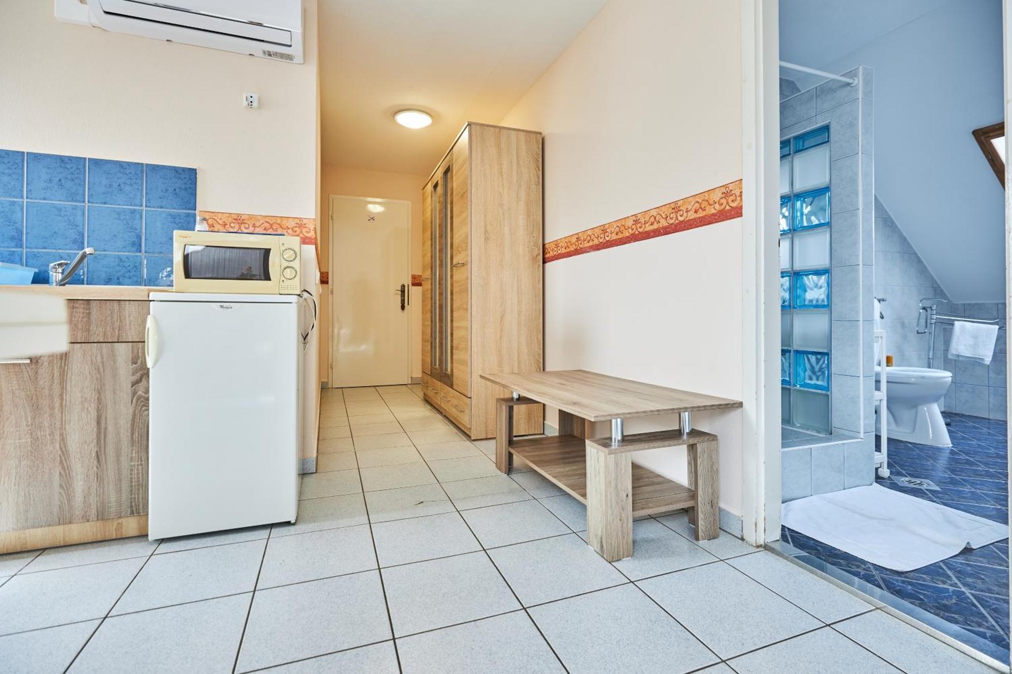 Ada Apartmanhaz ไฮจ์ดุสโซบอสโล ภายนอก รูปภาพ